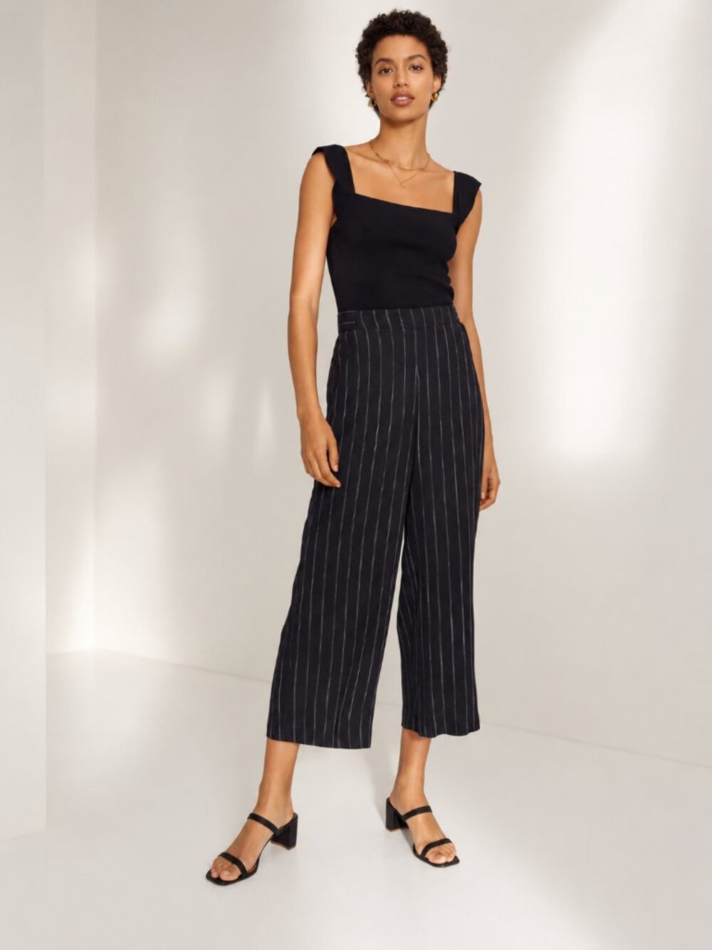 Aritzia Wilfred Cropped Wide Leg Pants - Size Small